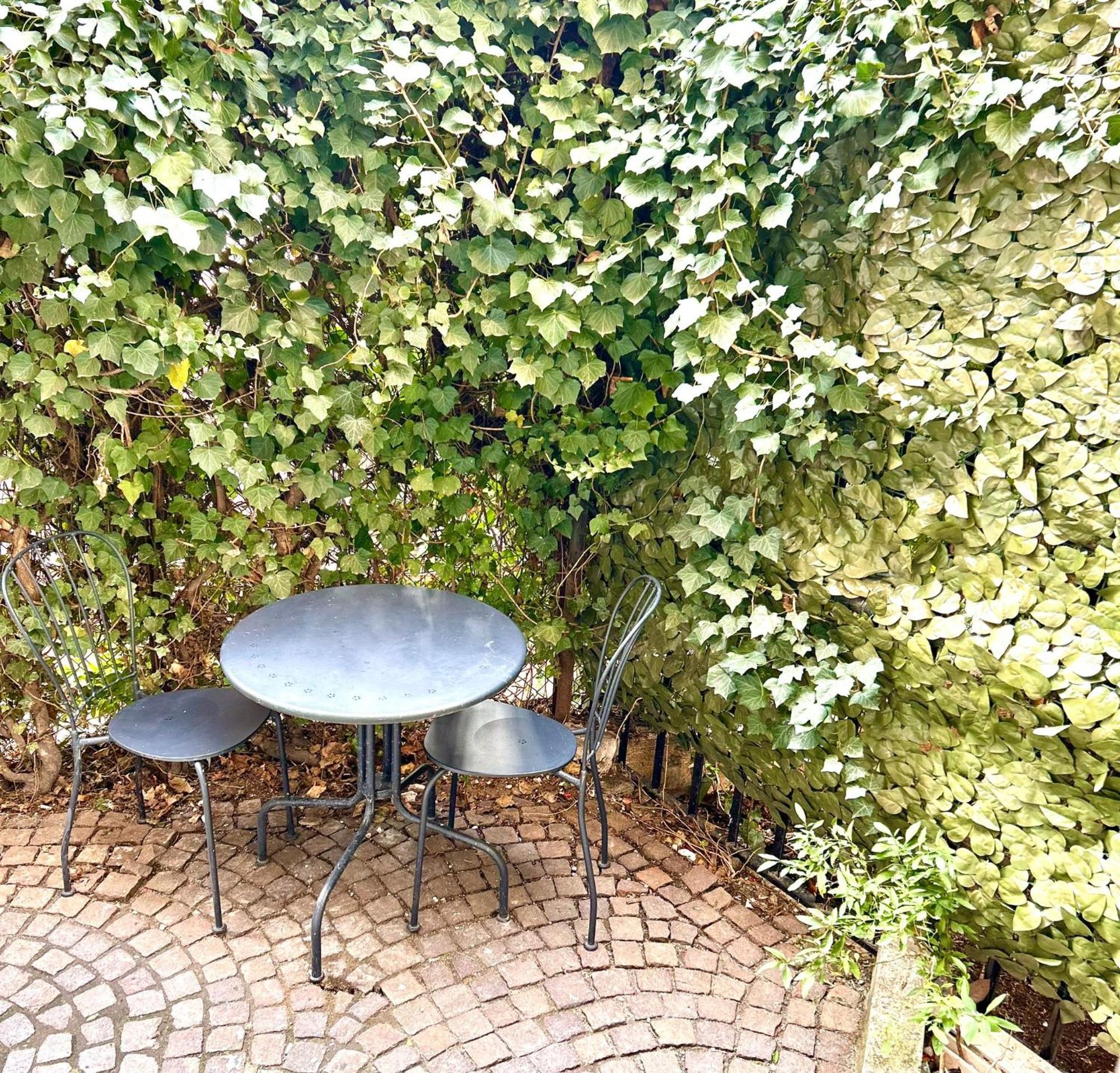 Lovely 2 Room Apartment With Small Garden Milán Exteriér fotografie
