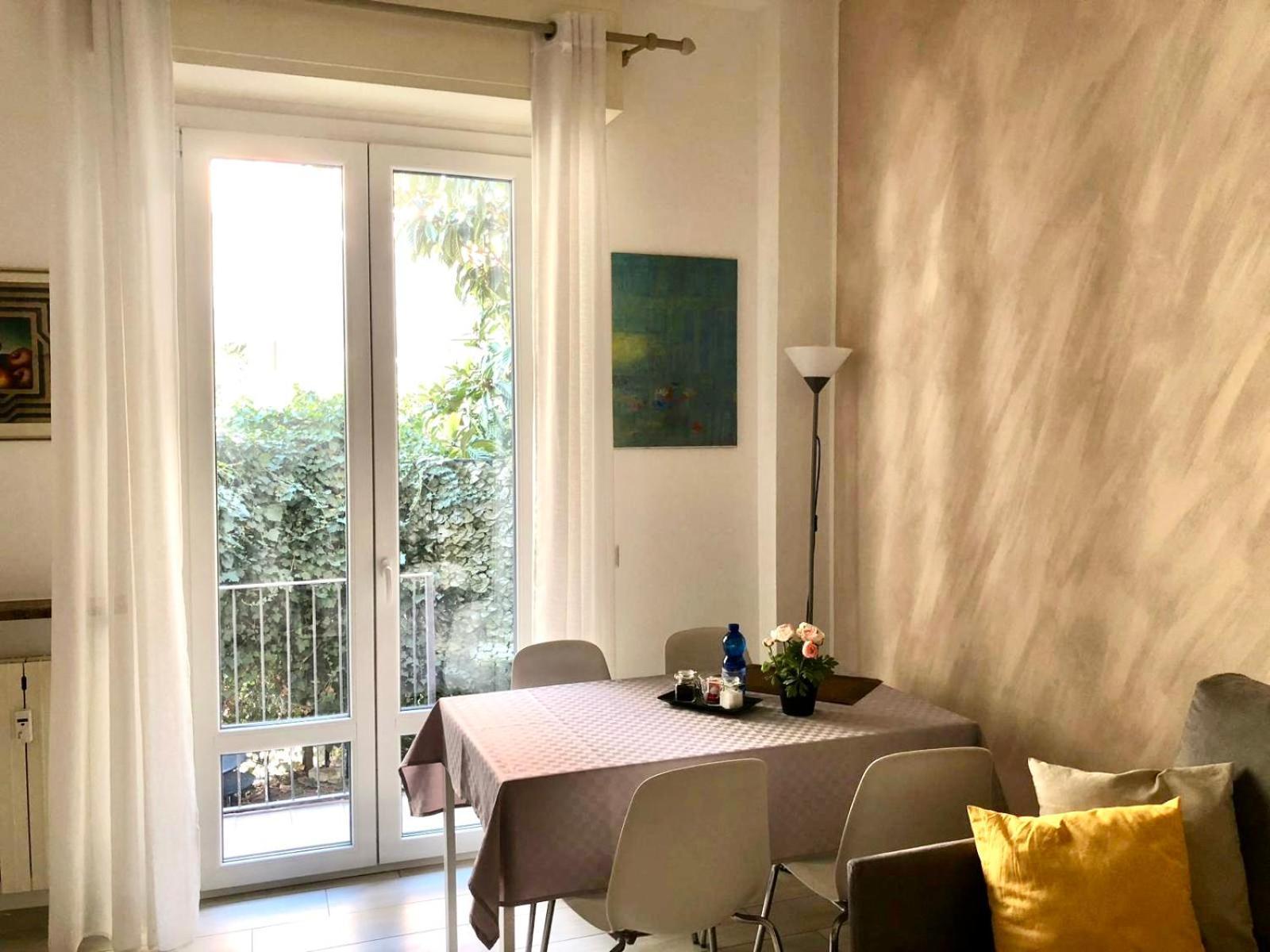 Lovely 2 Room Apartment With Small Garden Milán Exteriér fotografie