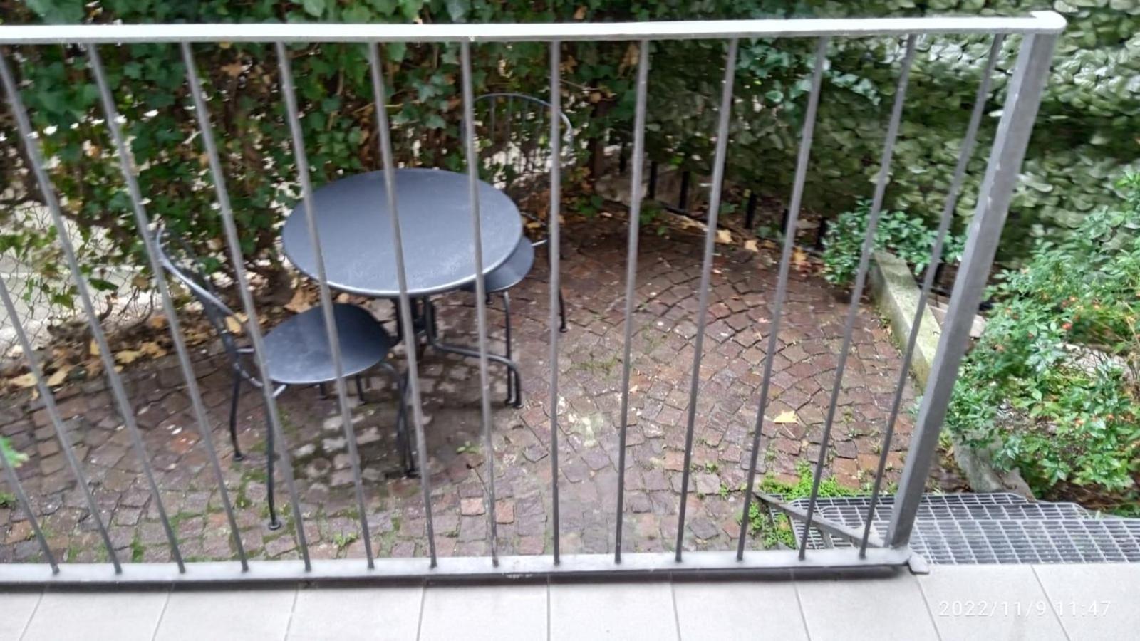 Lovely 2 Room Apartment With Small Garden Milán Exteriér fotografie